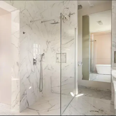 Villa, Piscine Et Vue Exceptionnelle A 尼斯