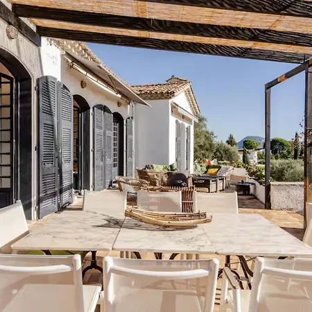 Villa, Piscine Et Vue Exceptionnelle A *