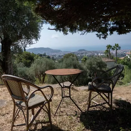 Vakantiehuis Villa, Piscine Et Vue Exceptionnelle A