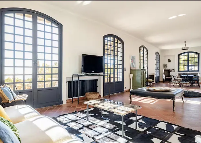 Holiday home Sejour De Luxe Sur Les Collines Nicoises