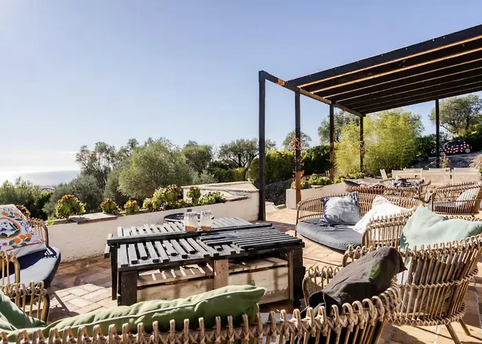 Sejour De Luxe Sur Les Collines Nicoises Holiday home *