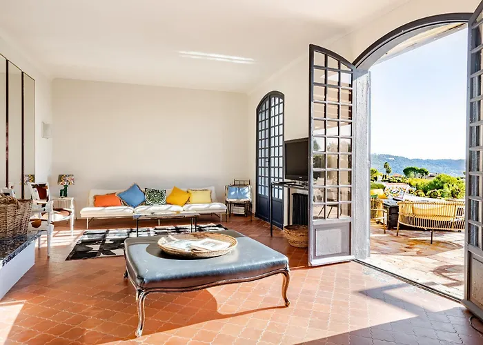 Sejour De Luxe Sur Les Collines Nicoises Holiday home *